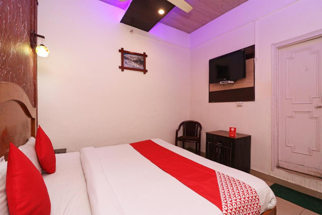 Oyo 77137 Hotle Castle Inn Mumbai  Buitenkant foto