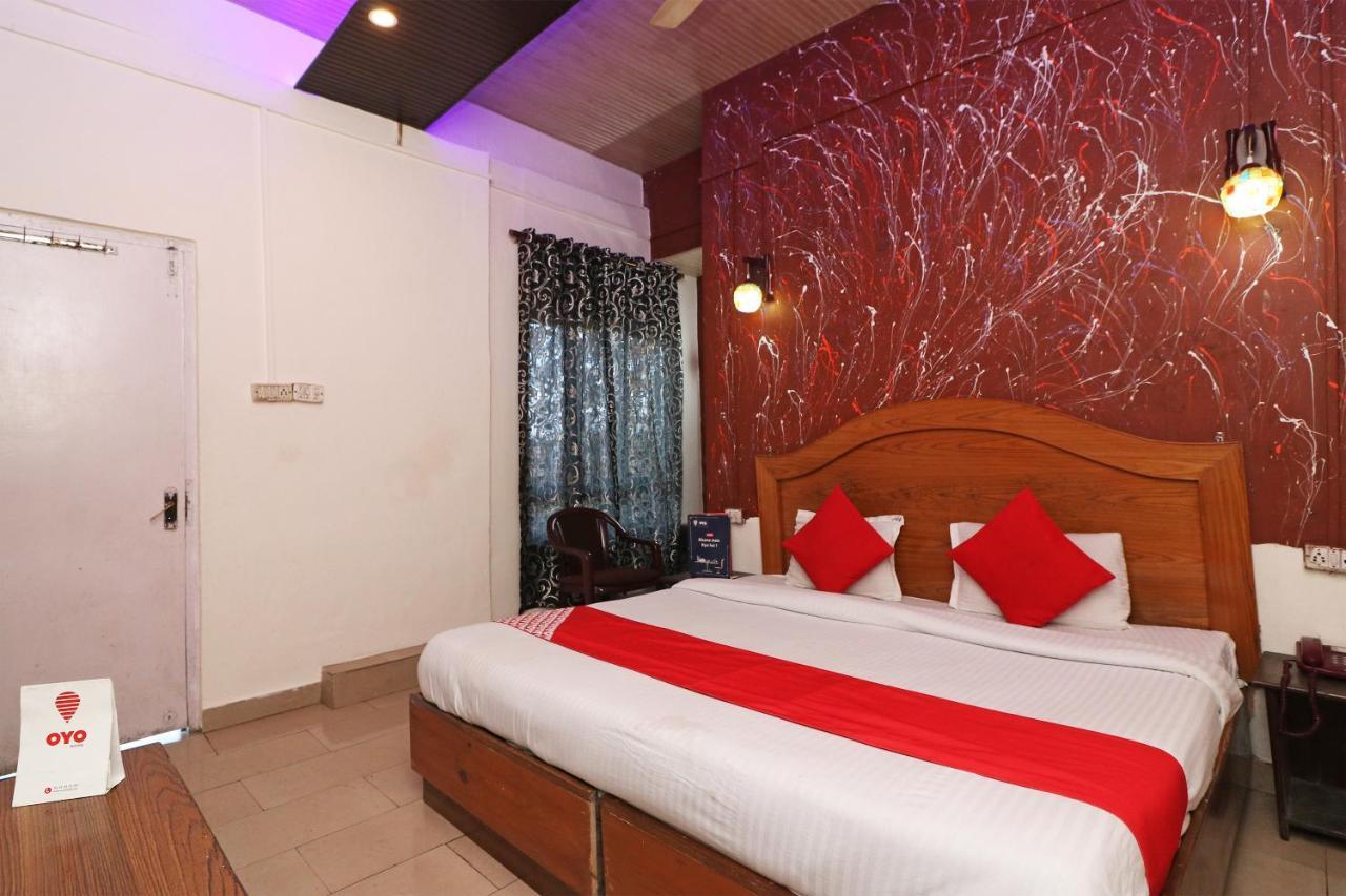 Oyo 77137 Hotle Castle Inn Mumbai  Buitenkant foto